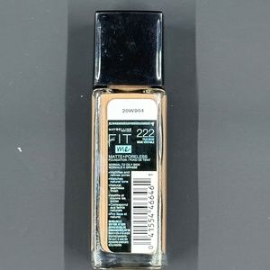 Maybelline Fit Me! Shine-free balance foundation MATTE + PORELESS